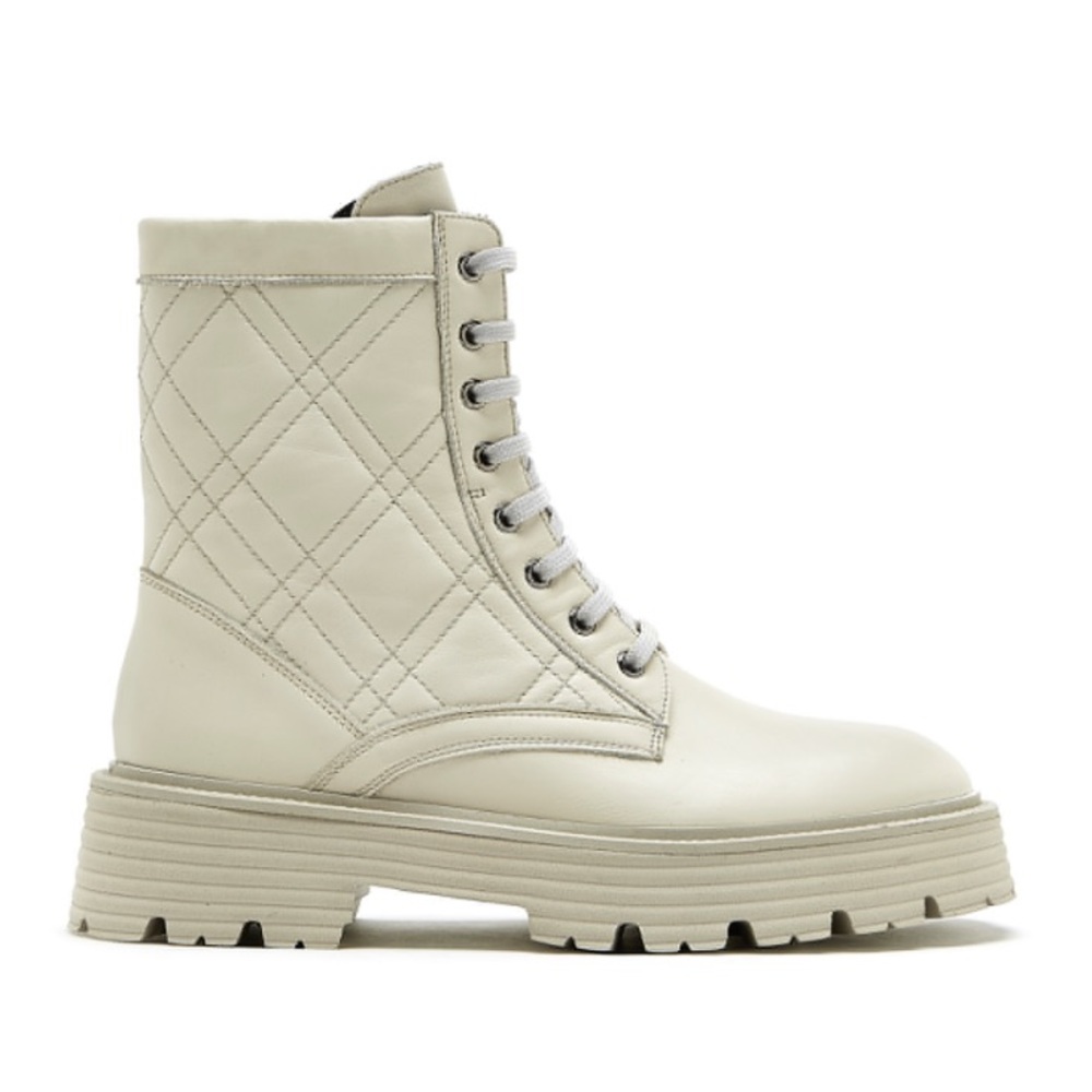 C La CANADIENNE YASMINE
LEATHER‎ BOOTIE Size 9.5 US